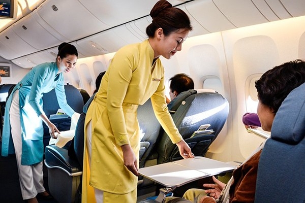 phục vụ trong quá trình bay