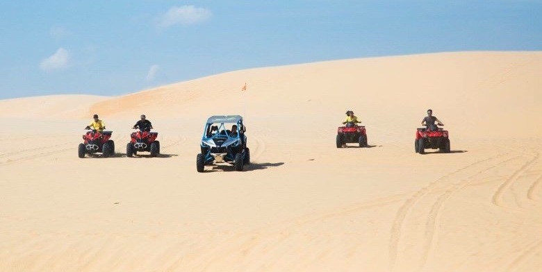 đi xe dịa hình
